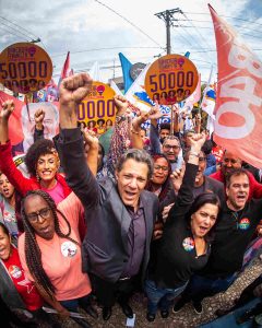 Haddad participa de caminhada em Mauá