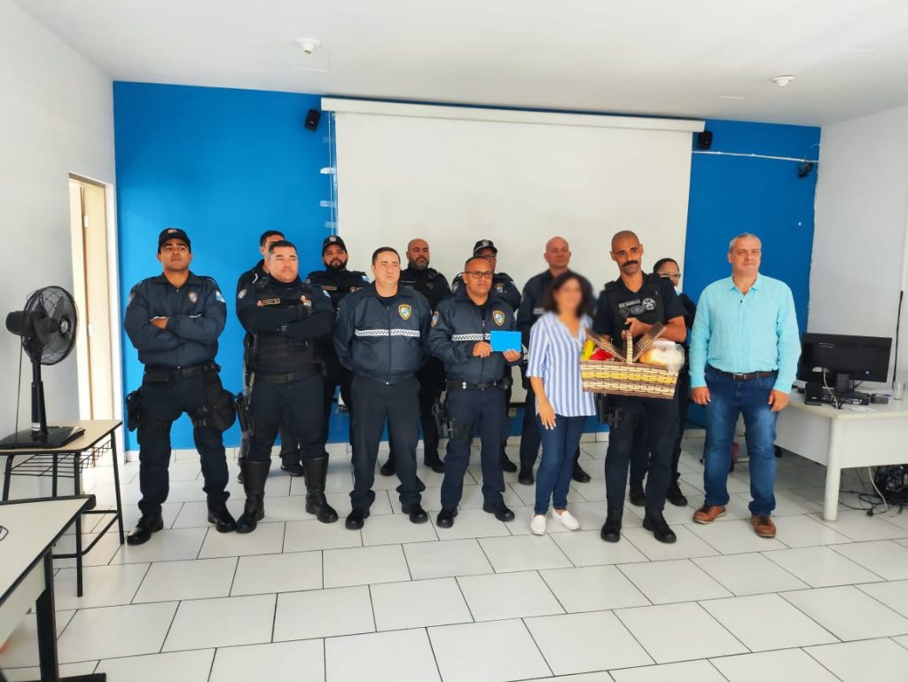 Mulher sequestrada agradece guardas de Arujá que a salvaram