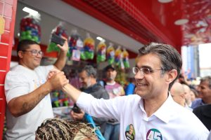 Rodrigo Garcia faz campanha em São José dos Campos