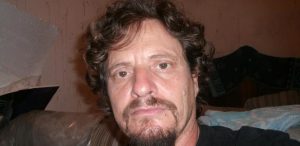 Estilista José Roberto Gomes Mendes, assassinado por petista