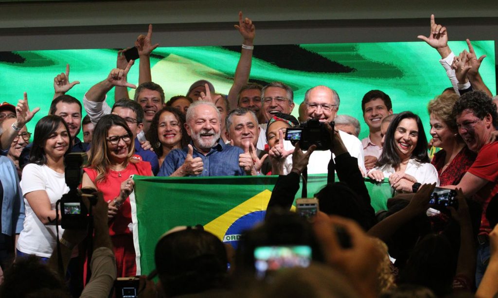 Lula comemora vitória na eleição