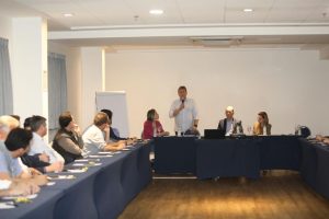 Tarcísio de Freitas se encontra com prefeitos