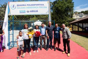 Camargo inaugura quadra