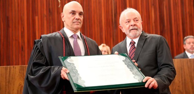 Alexandre de Moraes diploma Lula no TSE