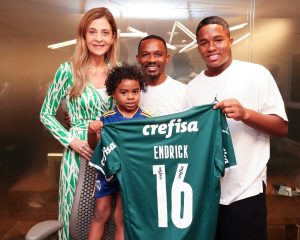 Leila Pereira e Endrick do Palmeiras