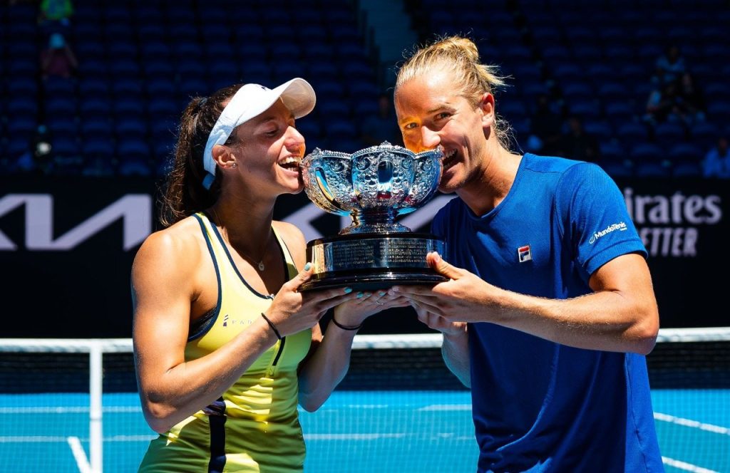Luisa Stefani e Rafael Matos conquistam Australian Open nas duplas mistas