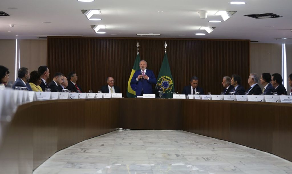 Lula em reunião ministerial