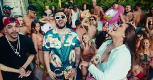 Kevinho no clipe Teu Dom em Arujá