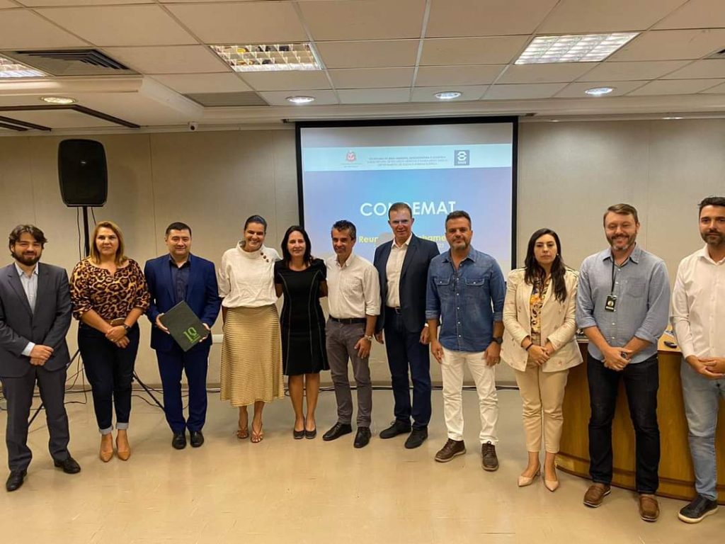 Camargo e prefeitos do Condemat com técnicos do Daee