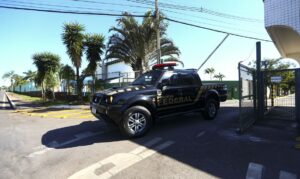 Operação da Polícia Federal na casa de Bolsonaro