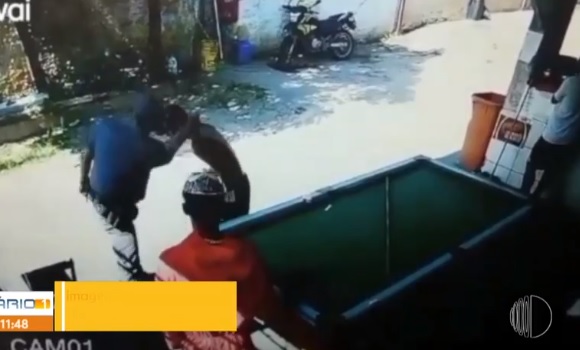 PM agride adolescente em Arujá