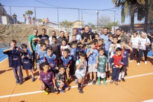 Camargo entrega revitalização de quadra no Nova Arujá
