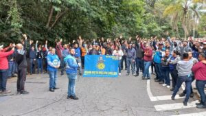 Metalúrgicos votam em aumento da PLR