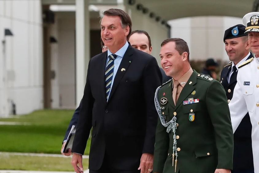 Jair Bolsonaro e Mauro Cid