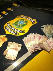 PRF impede roubo a pedágio
