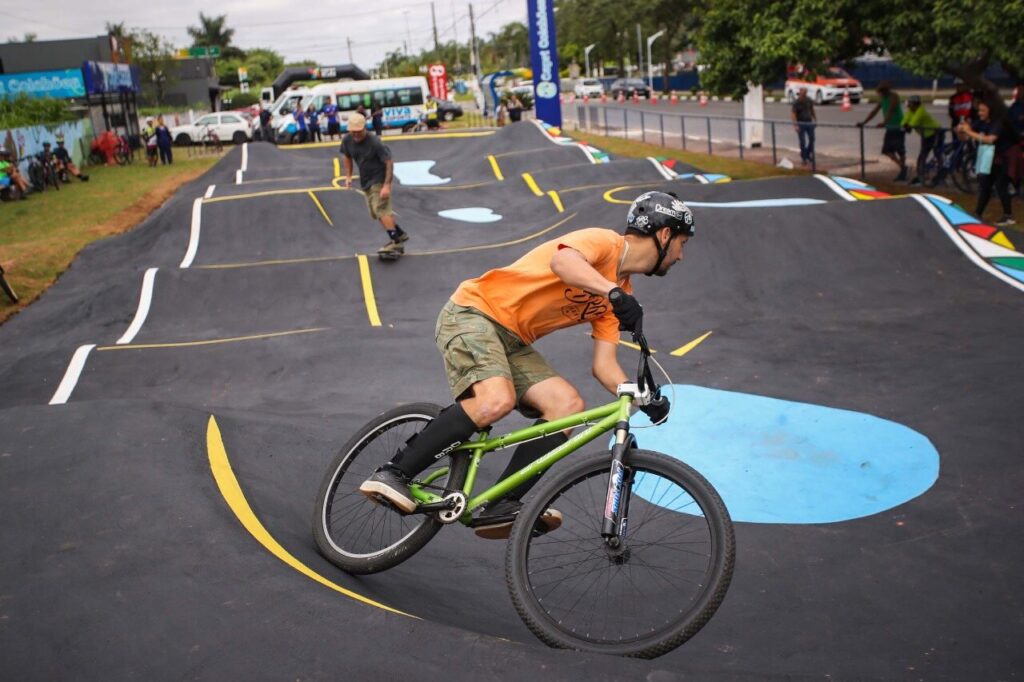 PISTA DE PUMP TRACK de Arujá