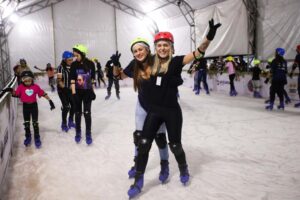 Pista de patinação do gelo no Natal Encantado de Arujá