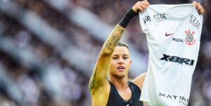 Kayke, do Corinthians, marca o título da Copinha 2024