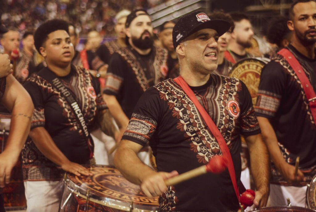 Bateria da Escola de Samba Dragões da Real
