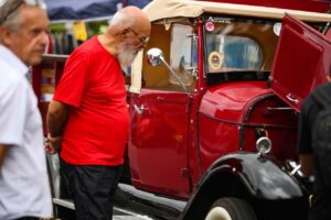 Exposição de Antiguidades na Praça do Coreto