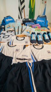 uniforme e kit escolar da rede municipal