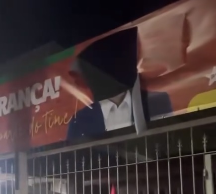 Comitê do PT de Arujá vandalizado