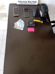 roubo de celular e cartões