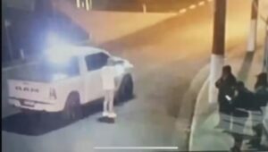 Pedro-Henrique_-do-Corinthians_-bateu-carro-em-portão-de-residência