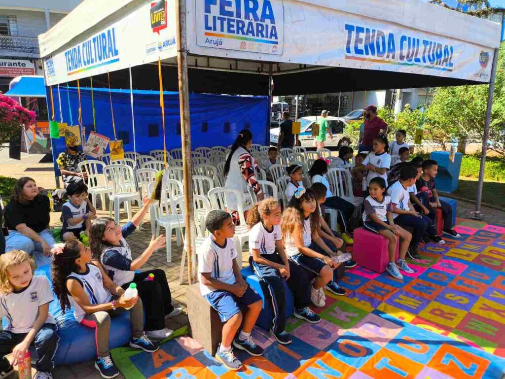Feira Literária de Arujá