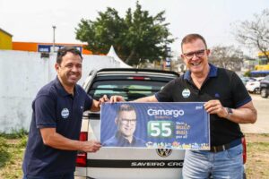Luis Camargo e Rodolfo em Adesivaço