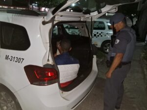 Homem preso por agressão com faca