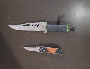 facas utilizadas em ameaça de marido