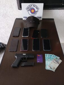 Celulares roubados em arrastão