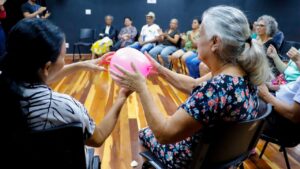 Cras Cerejeiras faz evento com idosos