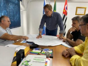 Camargo debate projeto de centro de distribuição