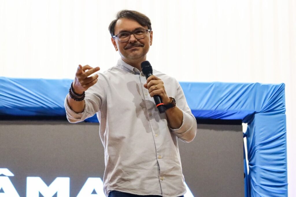 Rossandro Klinjey, palestrante