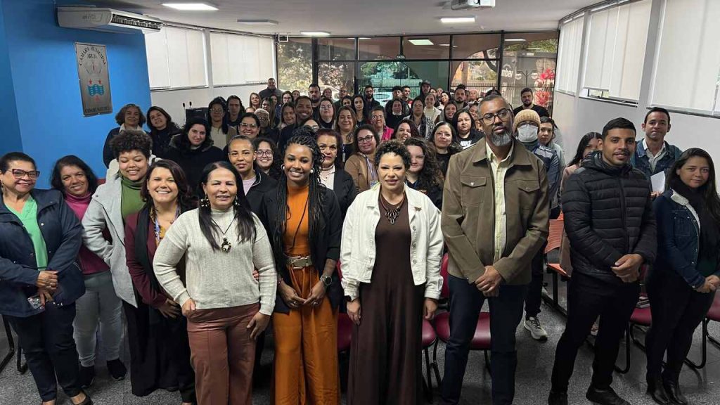 ARUJÁ REALIZA SEGUNDA OFICINA DE LETRAMENTO RACIAL COM CERCA DE 80 SERVIDORES DA ASSISTÊNCIA SOCIAL