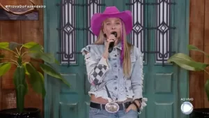 Adriane-Galisteu-apresentadora-de-A-Fazenda