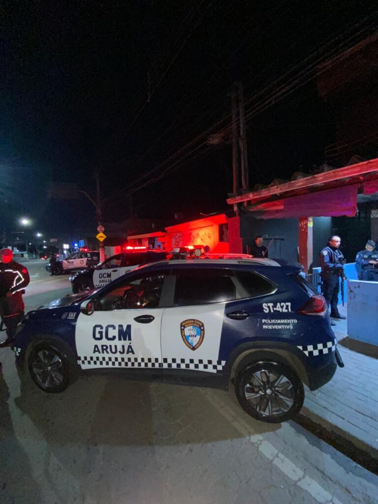 Operação conjunta da GCM e PM foca em adegas irregulares em Arujá