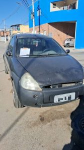 Operação de fiscalização notifica 10 veículos abandonados da avenida Armando Colângelo