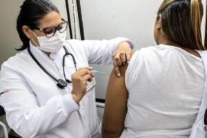 Butantan inicia recrutamento de voluntários para vacina contra gripe aviária