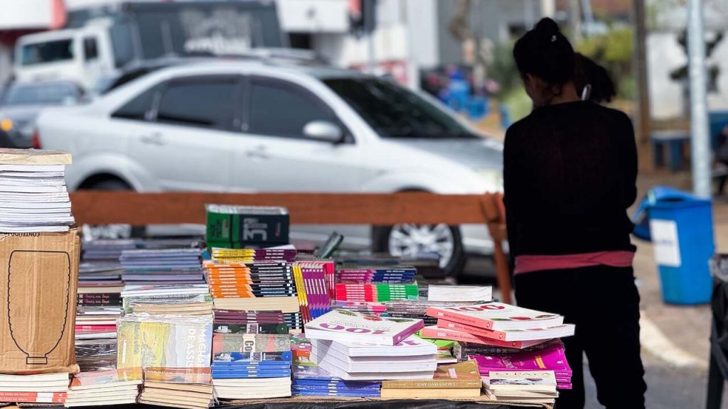 FESTIVAL LITERÁRIO E FEIRA POPULAR DO LIVRO 2025 ENCERRAM NESTA SEXTA-FEIRA (15)