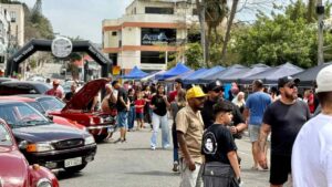 Feira do Microempreendedor e Encontro de Antiguidades atraem mais de mil pessoas em Arujá