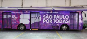 Ônibus SP Por Todas leva a Amparo serviços itinerantes de acolhimento e proteção às mulheres