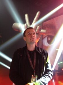 Tiago Leifert retorna ao comando do The Voice Brasil no SBT