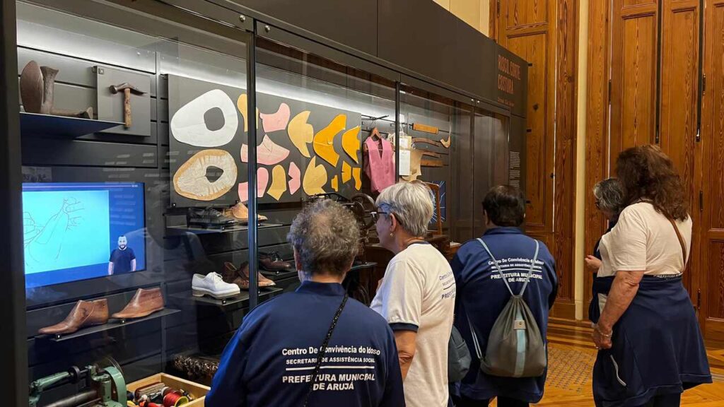 Arujá lança projeto de excursões culturais para idosos