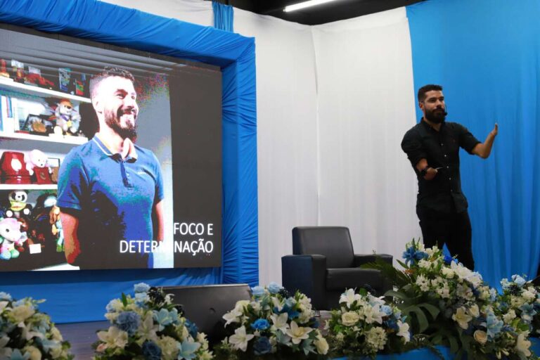 Daniel Dias emociona público em Arujá com mensagem de superação