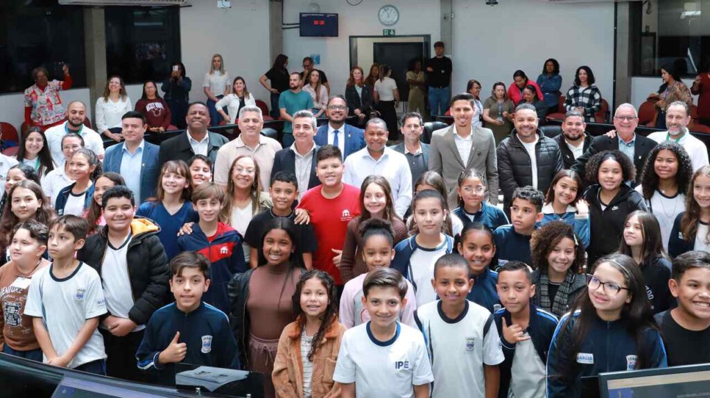 Estudantes participam de Sessão Simulada