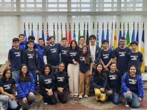 Jovens de Arujá vivem experiência internacional com programa de SP