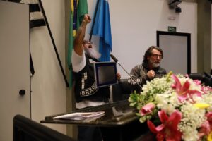Câmara de Arujá homenageia Associação dos Motociclistas Insanos